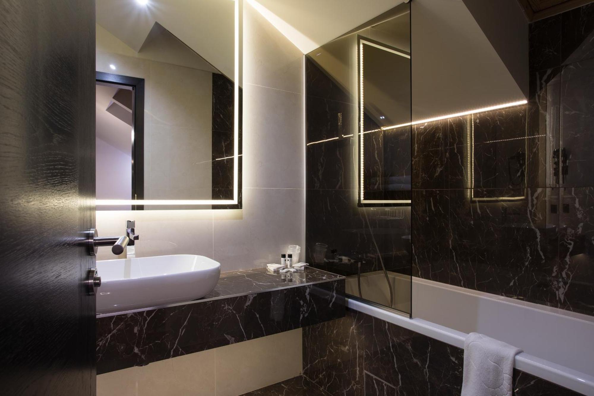 The Fifth Floor By Old Town Hotel Тімішоара Екстер'єр фото