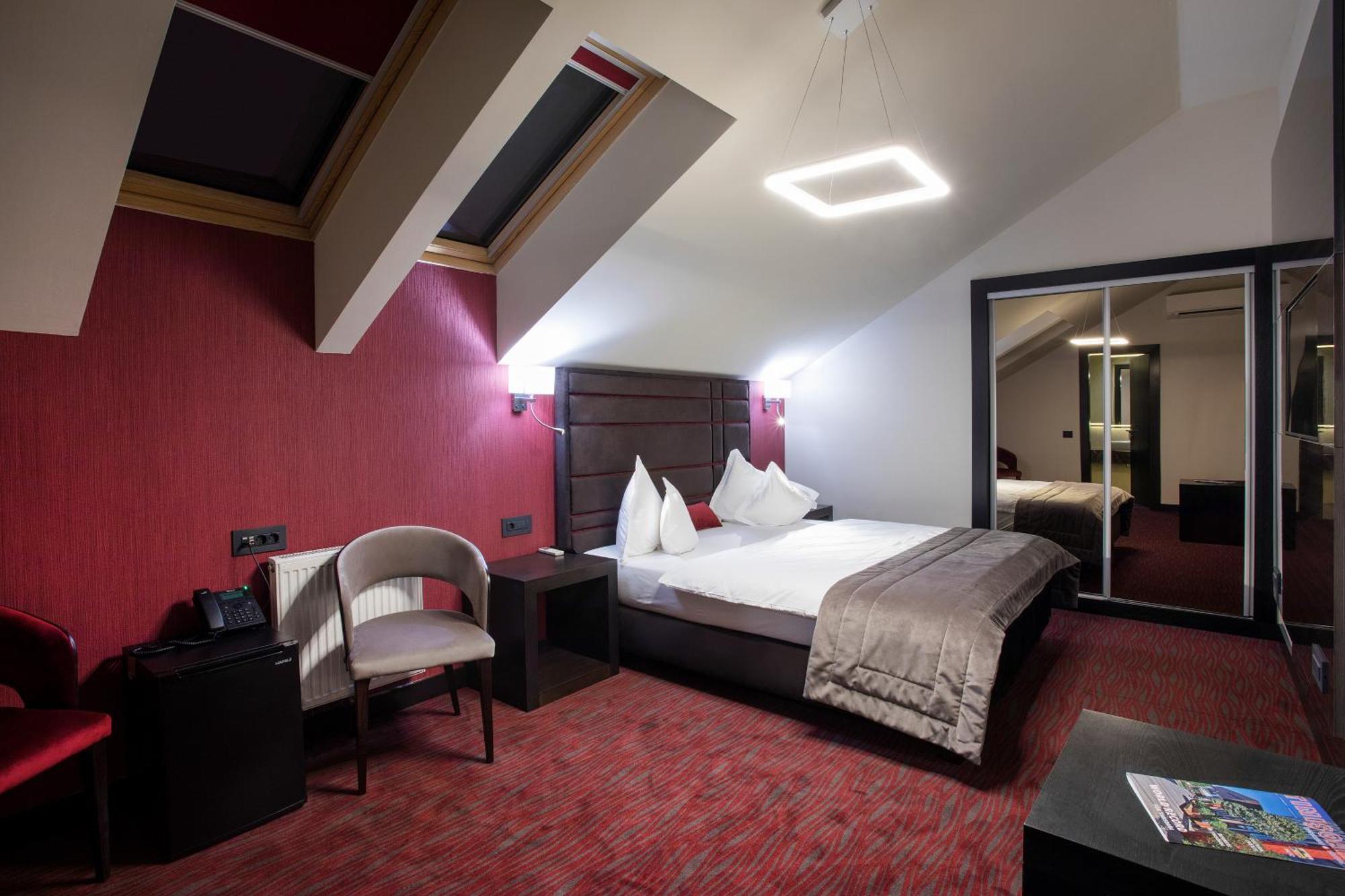 The Fifth Floor By Old Town Hotel Тімішоара Екстер'єр фото